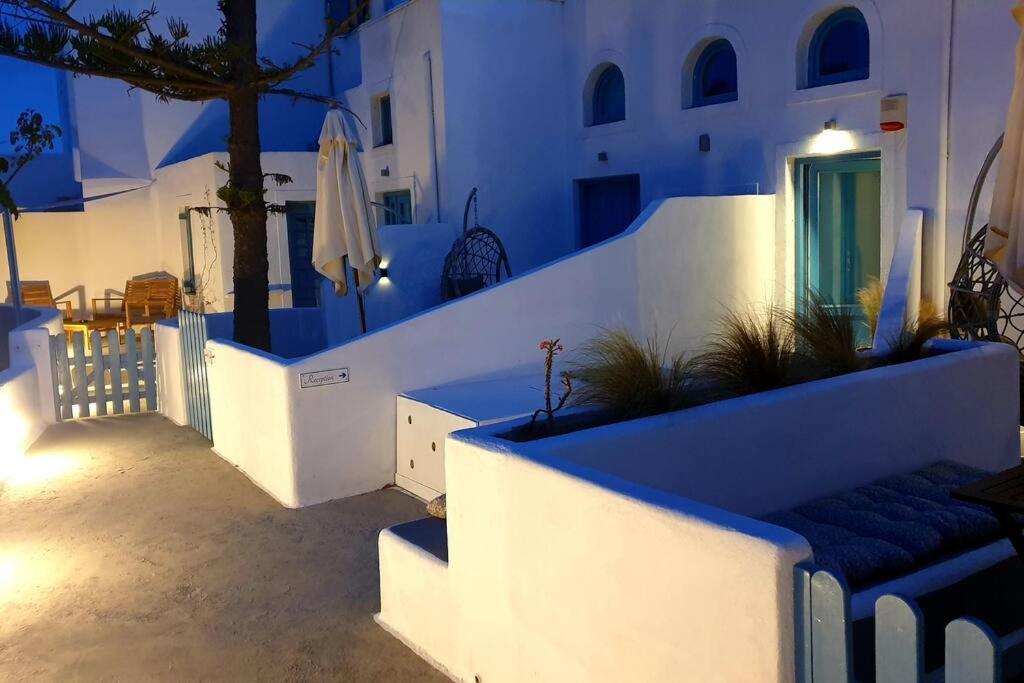 Euphoria Suites & Deluxe Studios Fira  Exterior photo
