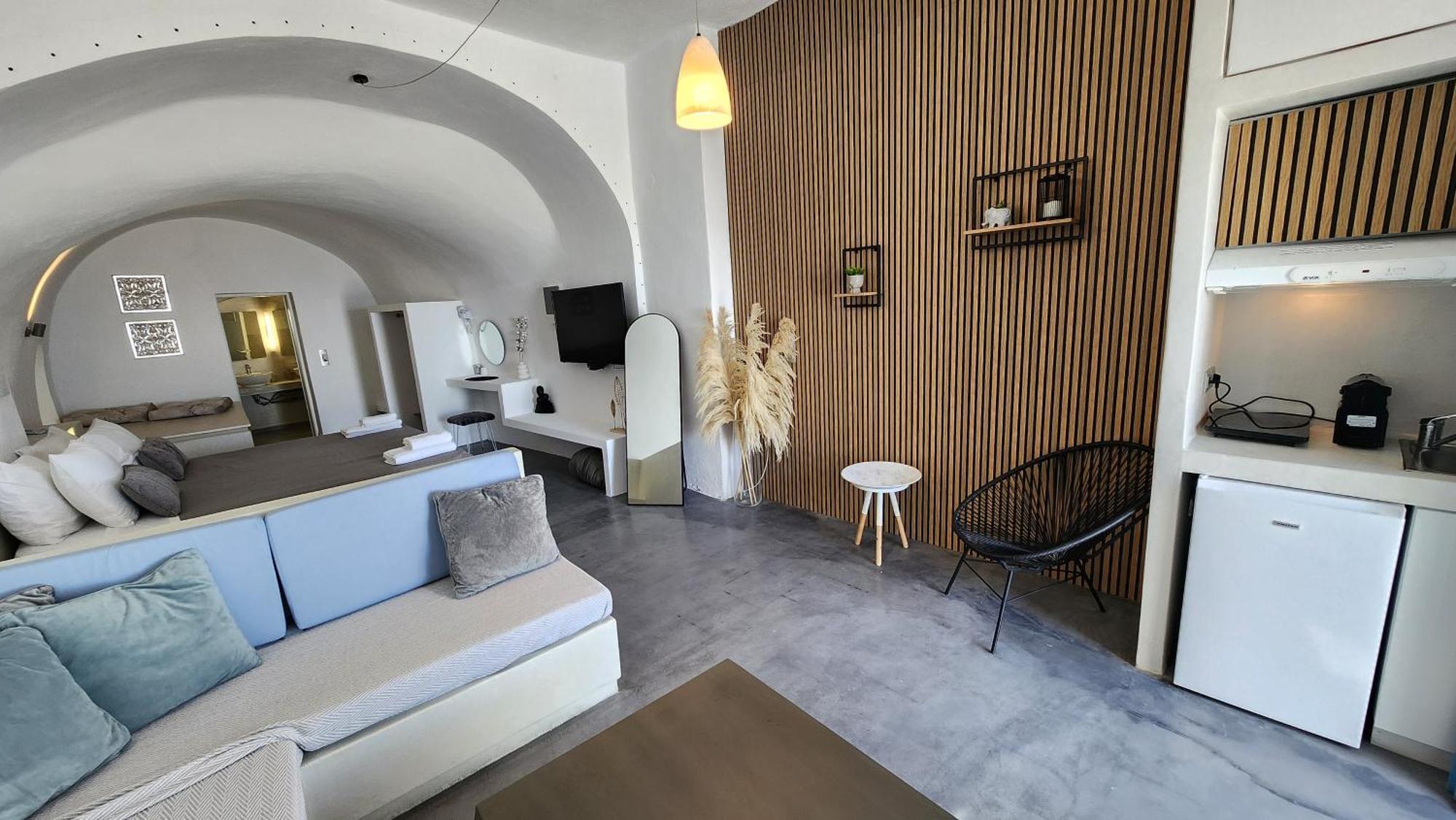 Euphoria Suites & Deluxe Studios Fira  Exterior photo