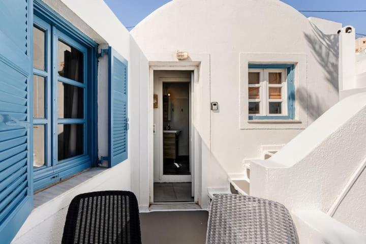 Euphoria Suites & Deluxe Studios Fira  Exterior photo